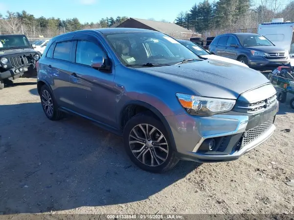 JA4AR3AU5JU023789 2018 MITSUBISHI OUTLANDER - Image 1