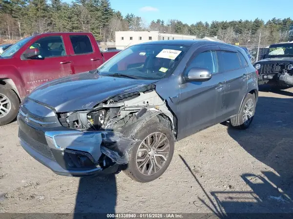 JA4AR3AU5JU023789 2018 MITSUBISHI OUTLANDER - Image 2