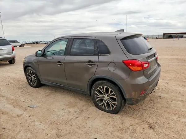 JA4AR3AU5JZ001617 2018 MITSUBISHI OUTLANDER - Image 2