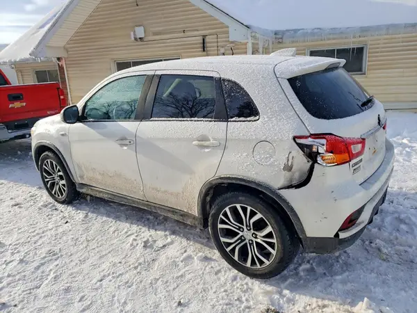 JA4AR3AU5JZ005103 2018 MITSUBISHI OUTLANDER - Image 2