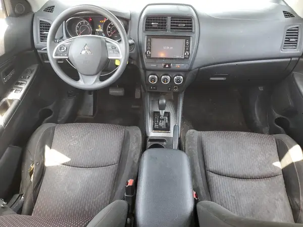 JA4AR3AU5JZ009913 2018 MITSUBISHI OUTLANDER - Image 8
