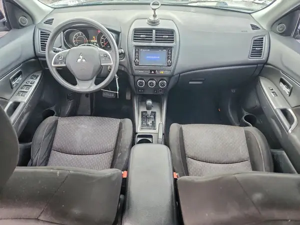 JA4AR3AU5JZ009975 2018 MITSUBISHI OUTLANDER - Image 8
