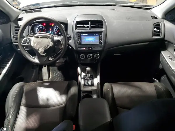 JA4AR3AU5JZ012729 2018 MITSUBISHI OUTLANDER - Image 8