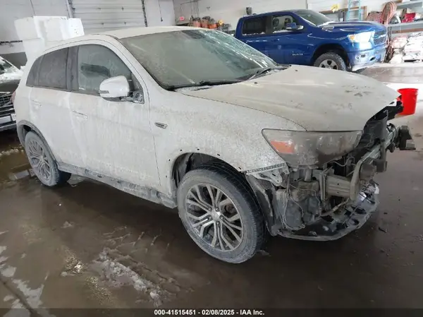 JA4AR3AU5JZ017915 2018 MITSUBISHI OUTLANDER - Image 1
