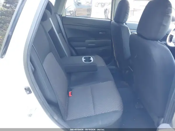 JA4AR3AU5JZ024685 2018 MITSUBISHI OUTLANDER - Image 8