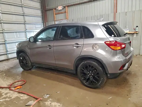 JA4AR3AU5JZ025125 2018 MITSUBISHI OUTLANDER - Image 2
