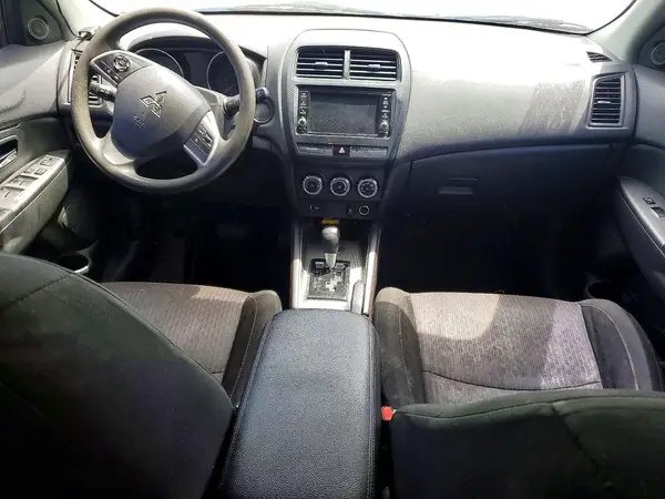 JA4AR3AU5JZ035685 2018 MITSUBISHI OUTLANDER - Image 8