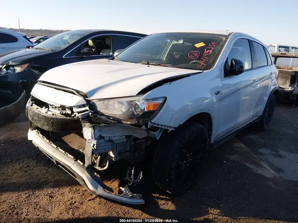 JA4AR3AU5KU017430 2019 MITSUBISHI OUTLANDER - Image 2