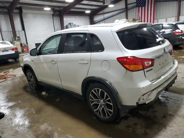 JA4AR3AU5KU020070 2019 MITSUBISHI OUTLANDER - Image 2