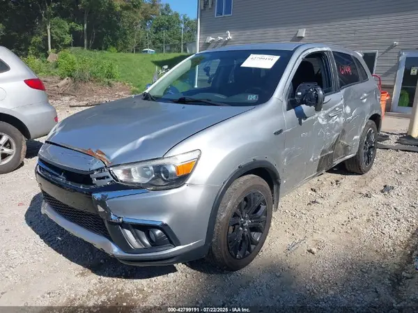 JA4AR3AU5KU020585 2019 MITSUBISHI OUTLANDER - Image 2