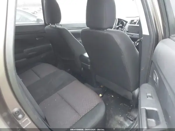 JA4AR3AU5KU028105 2019 MITSUBISHI OUTLANDER - Image 8