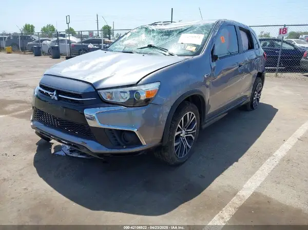 JA4AR3AU5KU028816 2019 MITSUBISHI OUTLANDER - Image 2