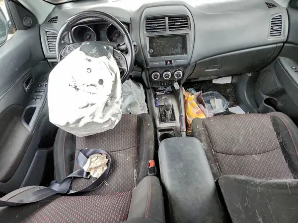 JA4AR3AU5KU030520 2019 MITSUBISHI OUTLANDER - Image 8