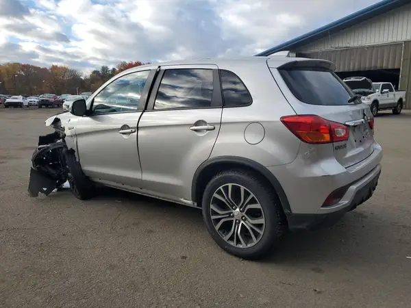 JA4AR3AU5KU033532 2019 MITSUBISHI OUTLANDER - Image 2