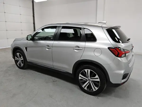 JA4AR3AU5LU012312 2020 MITSUBISHI OUTLANDER - Image 2