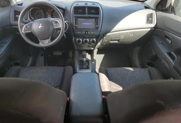JA4AR3AU5LU015257 2020 MITSUBISHI OUTLANDER - Image 8