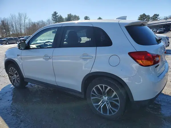 JA4AR3AU6HZ005198 2017 MITSUBISHI OUTLANDER - Image 2