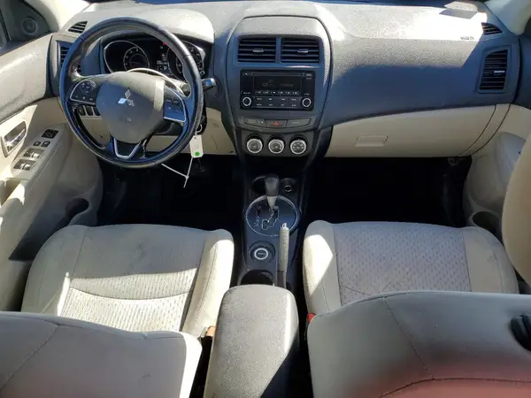 JA4AR3AU6HZ005198 2017 MITSUBISHI OUTLANDER - Image 8
