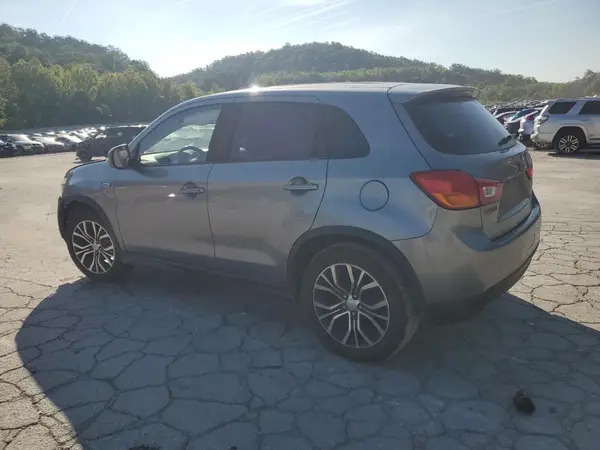 JA4AR3AU6HZ010305 2017 MITSUBISHI OUTLANDER - Image 2