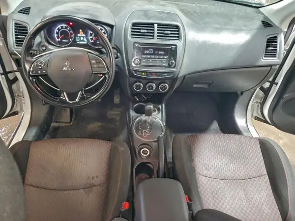 JA4AR3AU6HZ031560 2017 MITSUBISHI OUTLANDER - Image 8