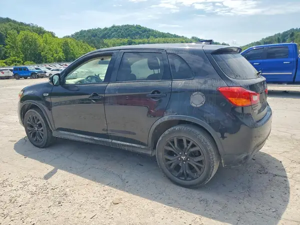 JA4AR3AU6HZ032756 2017 MITSUBISHI OUTLANDER - Image 2