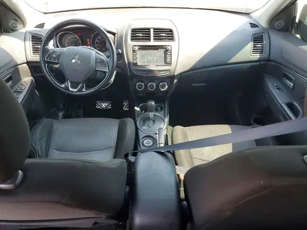 JA4AR3AU6HZ037570 2017 MITSUBISHI OUTLANDER - Image 8