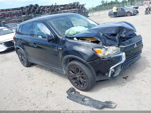 JA4AR3AU6HZ038041 2017 MITSUBISHI OUTLANDER - Image 1