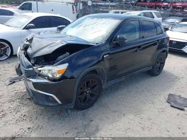 JA4AR3AU6HZ038041 2017 MITSUBISHI OUTLANDER - Image 2