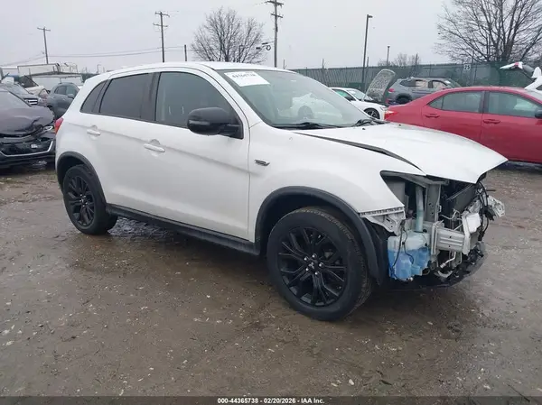 JA4AR3AU6HZ038525 2017 MITSUBISHI OUTLANDER - Image 1