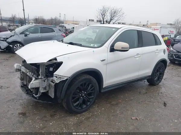 JA4AR3AU6HZ038525 2017 MITSUBISHI OUTLANDER - Image 2
