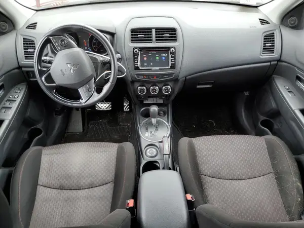 JA4AR3AU6HZ040405 2017 MITSUBISHI OUTLANDER - Image 8