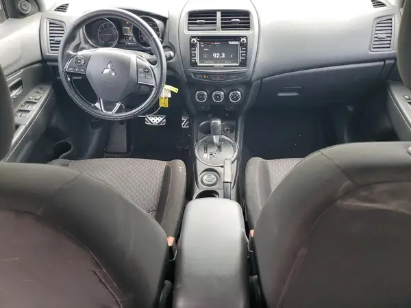 JA4AR3AU6HZ042784 2017 MITSUBISHI OUTLANDER - Image 8