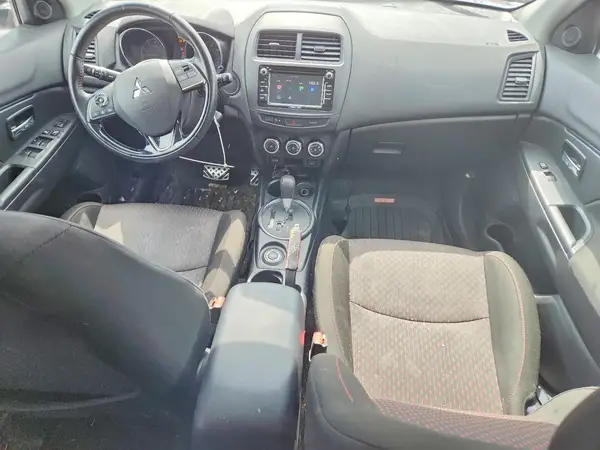 JA4AR3AU6HZ055213 2017 MITSUBISHI OUTLANDER - Image 8