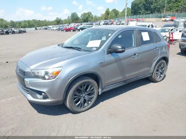 JA4AR3AU6HZ055325 2017 MITSUBISHI OUTLANDER - Image 2