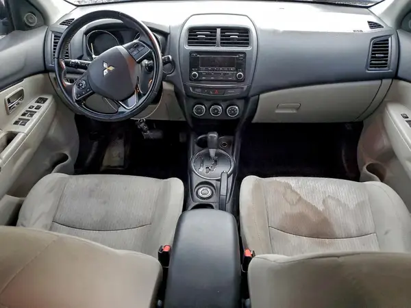 JA4AR3AU6HZ055454 2017 MITSUBISHI OUTLANDER - Image 8