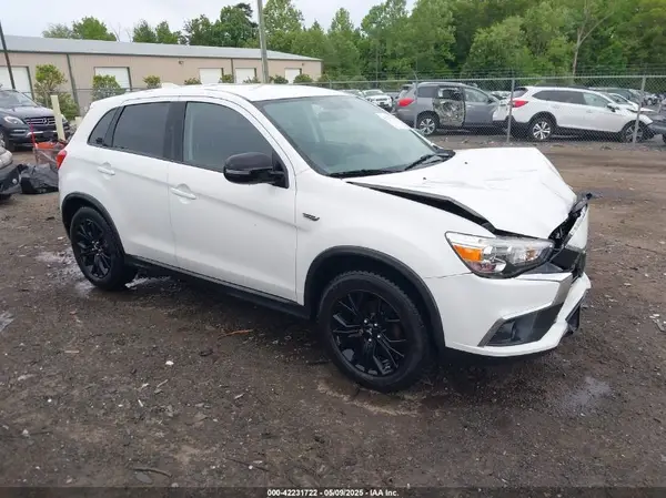 JA4AR3AU6HZ061609 2017 MITSUBISHI OUTLANDER - Image 1