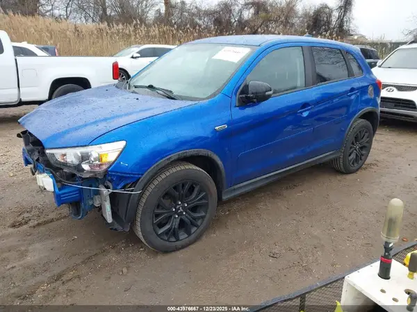 JA4AR3AU6HZ066941 2017 MITSUBISHI OUTLANDER - Image 2