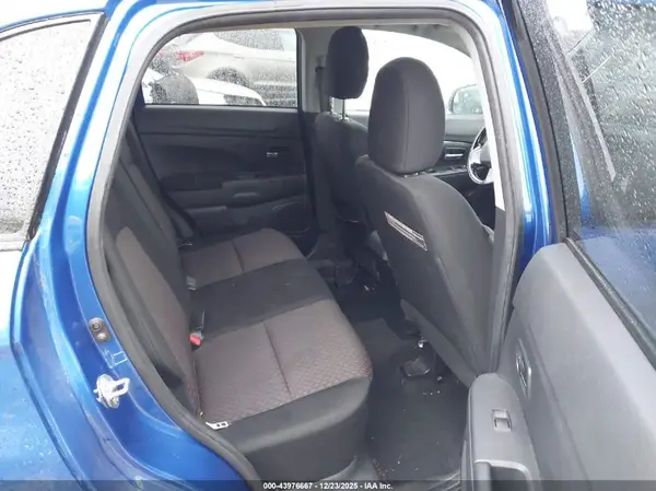 JA4AR3AU6HZ066941 2017 MITSUBISHI OUTLANDER - Image 8