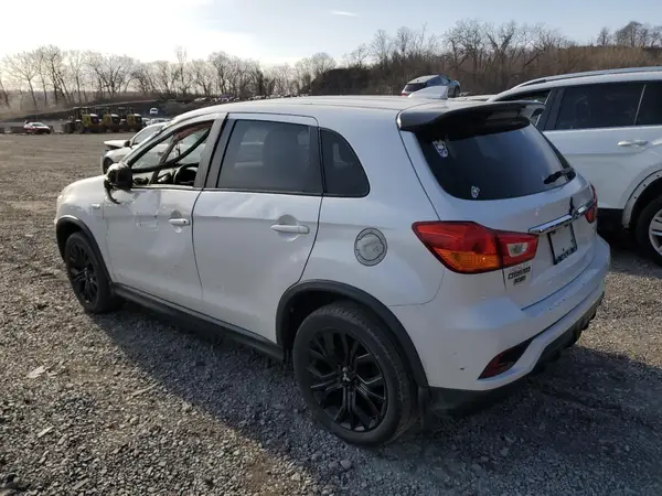 JA4AR3AU6JU003342 2018 MITSUBISHI OUTLANDER - Image 2