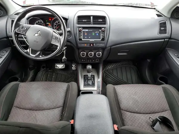 JA4AR3AU6JU006080 2018 MITSUBISHI OUTLANDER - Image 8