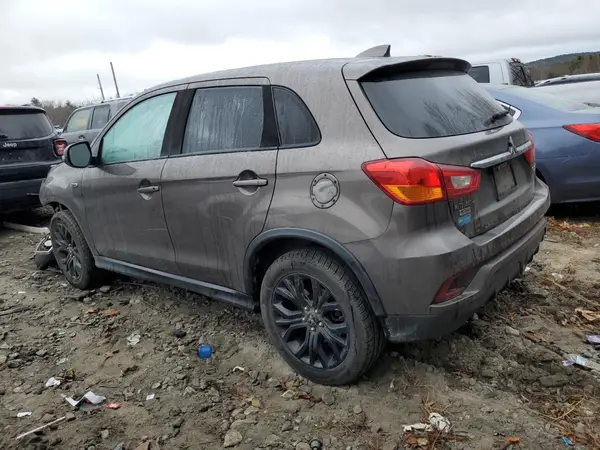 JA4AR3AU6JU008850 2018 MITSUBISHI OUTLANDER - Image 2