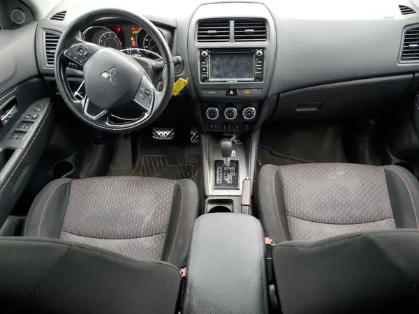 JA4AR3AU6JU008850 2018 MITSUBISHI OUTLANDER - Image 8