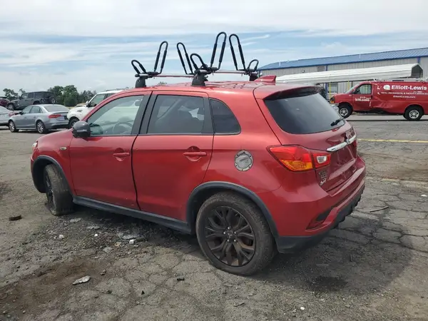 JA4AR3AU6JU010890 2018 MITSUBISHI OUTLANDER - Image 2