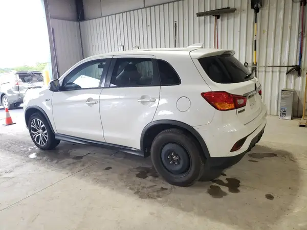 JA4AR3AU6JU018391 2018 MITSUBISHI OUTLANDER - Image 2