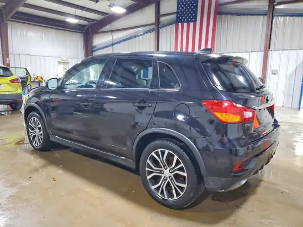 JA4AR3AU6JU018410 2018 MITSUBISHI OUTLANDER - Image 2