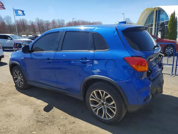 JA4AR3AU6JU019315 2018 MITSUBISHI OUTLANDER - Image 2