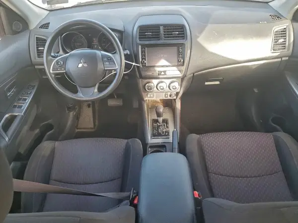 JA4AR3AU6JU019556 2018 MITSUBISHI OUTLANDER - Image 8