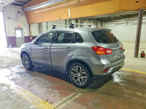 JA4AR3AU6JU024644 2018 MITSUBISHI OUTLANDER - Image 2