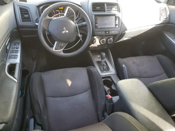 JA4AR3AU6JU025017 2018 MITSUBISHI OUTLANDER - Image 8