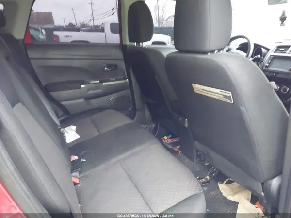 JA4AR3AU6JZ005398 2018 MITSUBISHI OUTLANDER - Image 8